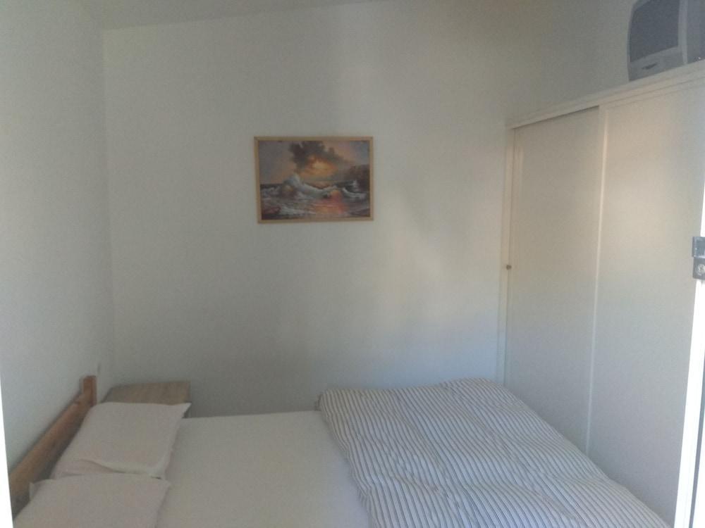 Roula'S Rooms Aegina Экстерьер фото